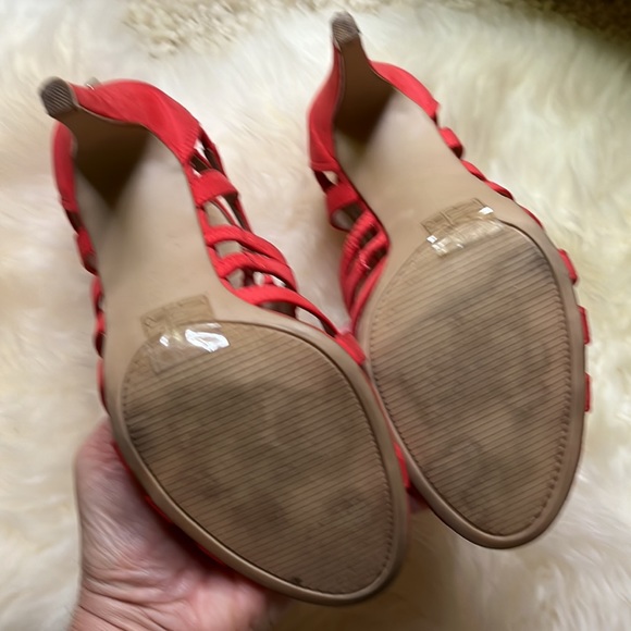 Kelly & Kate Zipper Back Red Cage Heels Sz 7.5 - Picture 11 of 16